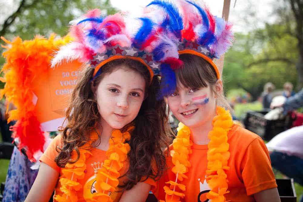 Prestatie binnenvallen Onderstrepen Koningsdag kleding kind; De leukste oranje shirts, jurkjes, rokjes, broeken  & outfit accessoires voor kinderen - Mamaliefde.nl