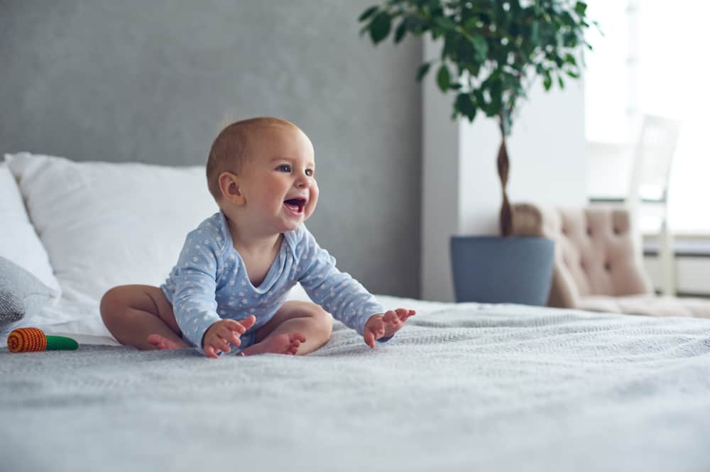 buitenste enthousiast Kreunt Baby 8 maanden; ontwikkeling wat kan een baby? - Mamaliefde.nl