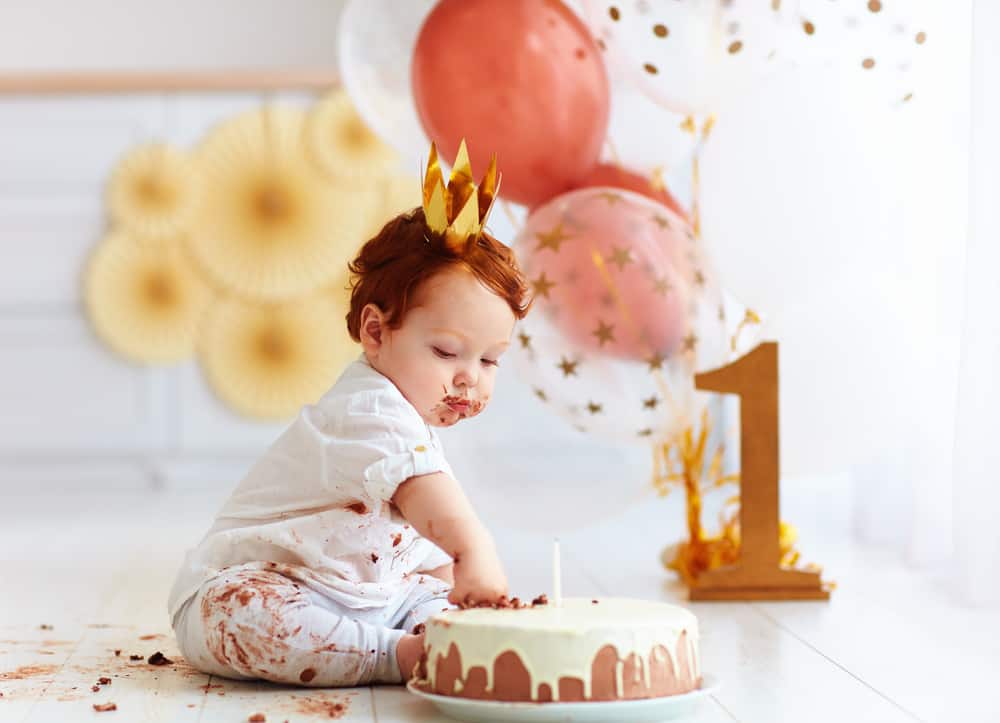 Vies Andes Gevoel van schuld Eerste Verjaardag Baby Organiseren; Van Uitnodiging Tot Versiering En  Cadeau - Mamaliefde.nl